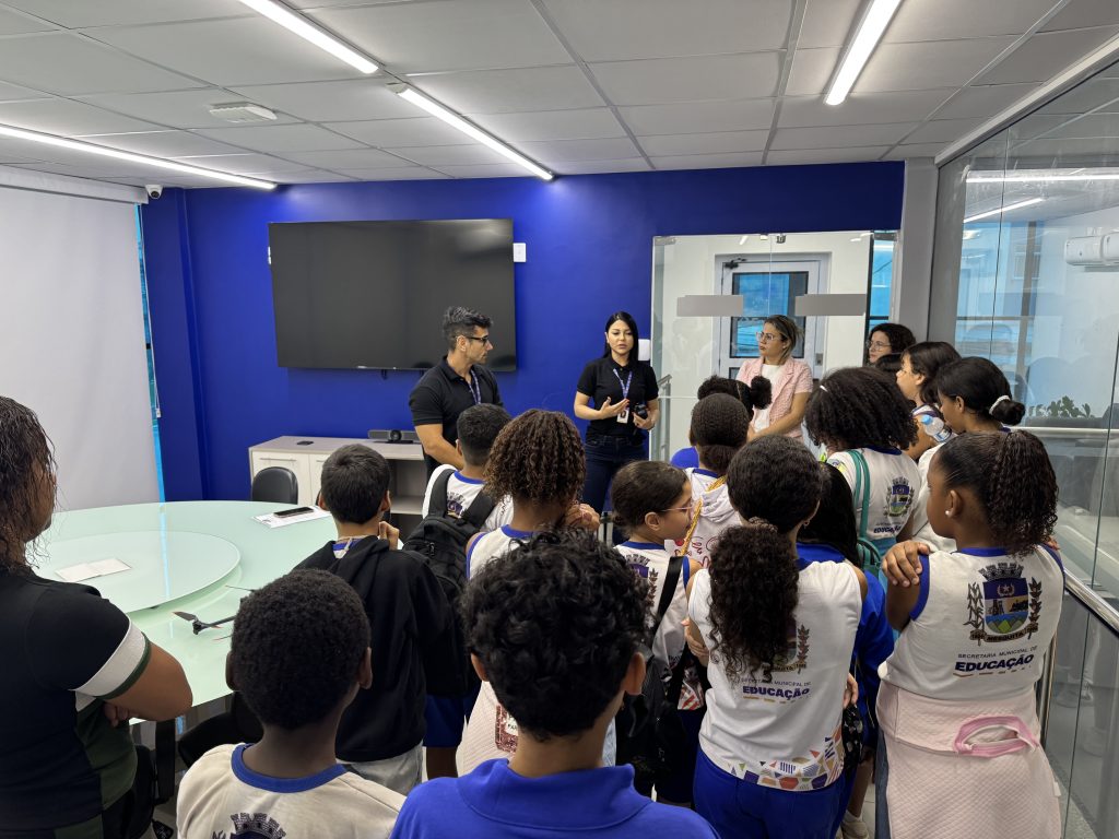 educacao-e-tecnologia-alunos-de-mesquita-visitam-o-cco