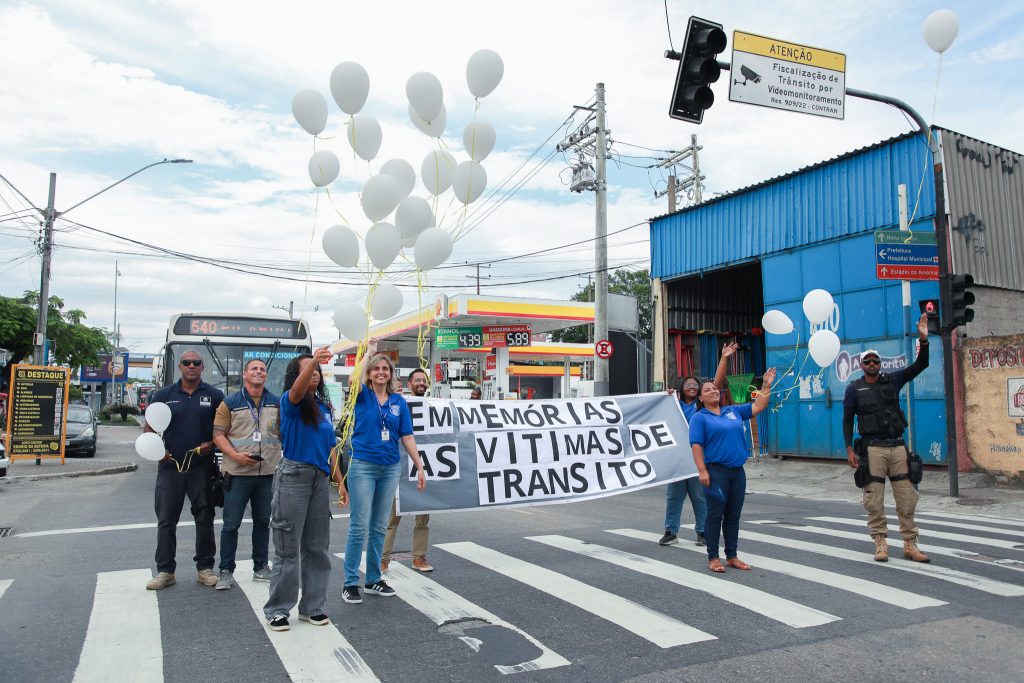 vitimas-de-transito-sao-lembradas-em-acao-educativa-no-centro